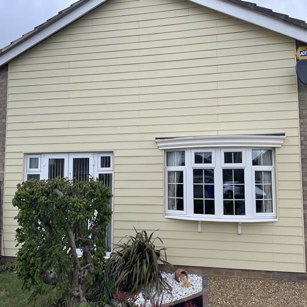 Pearl white
With optional astracal glazing bar